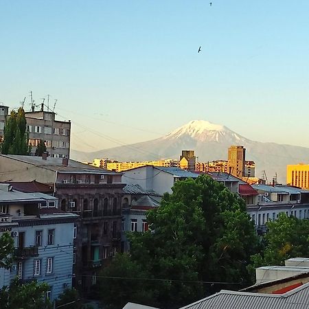 Umba Apartment N3 - Balcony And Mount Ararat View Ereván Exterior foto